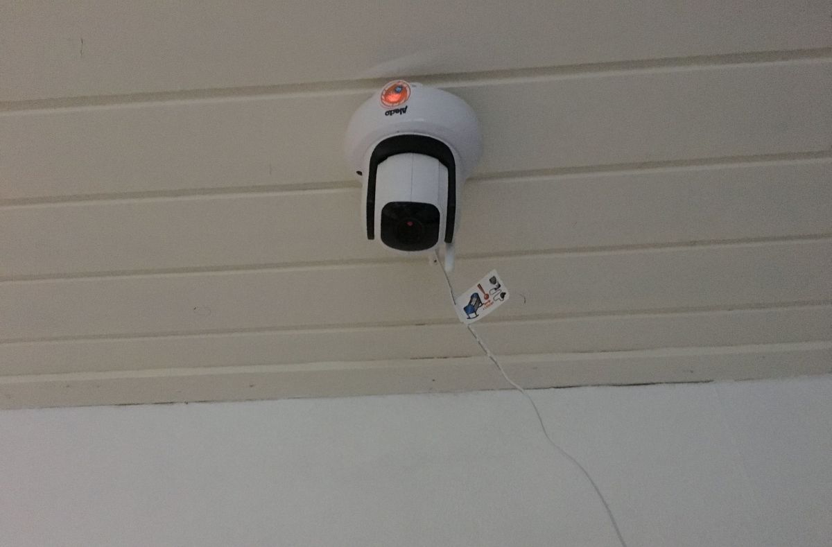 Babyfoon met camera? Twijfelmoeder review Alecto DVM-370